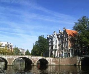 Sloep huren zelf varen Amsterdam grachten Boaty
