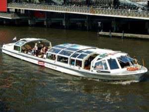 Hop on hop off rondvaart Amsterdam grachten via Rondvaartvergelijker