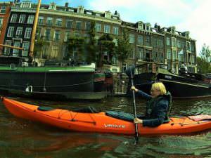 Kayak tour Amsterdam actieve vaartocht met de kajak op de grachten via Rondvaartvergelijker