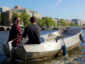 Rondvaart Amsterdam sloep huren en zelf varen over de Amsterdamse grachten Boaty en Boats4rent