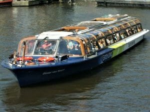 Grachtenrundfahrt Amsterdam im grossen Rundfahrtboot