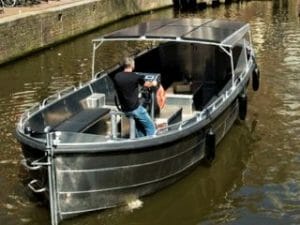 Grachtentour Amsterdam offenes Boot mieten Sloepvrienden