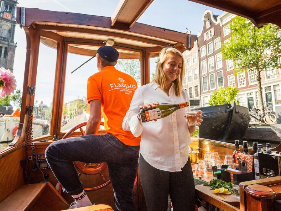 Rondvaart met wijn en kaas