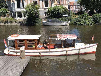 Voordelige privé rondvaart in salonboot (1,5 uur met max. 10 personen)